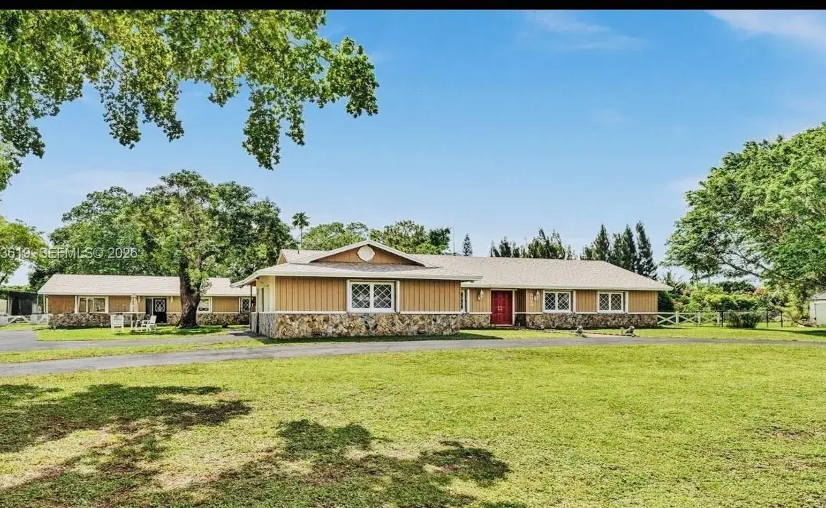 5310 SW 109 Ave, Davie FL 33328