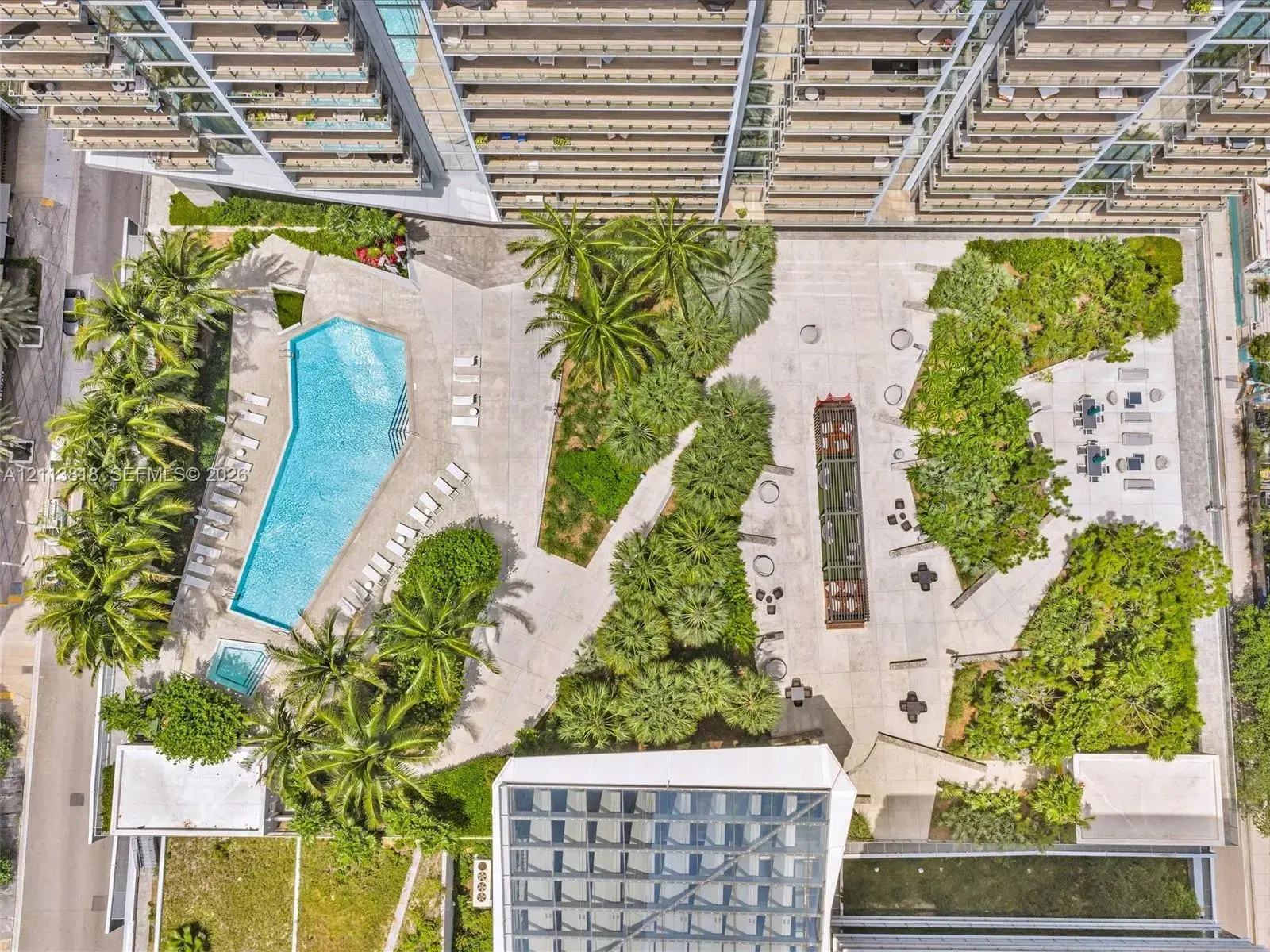 88 SW 7th St, Miami FL 33130