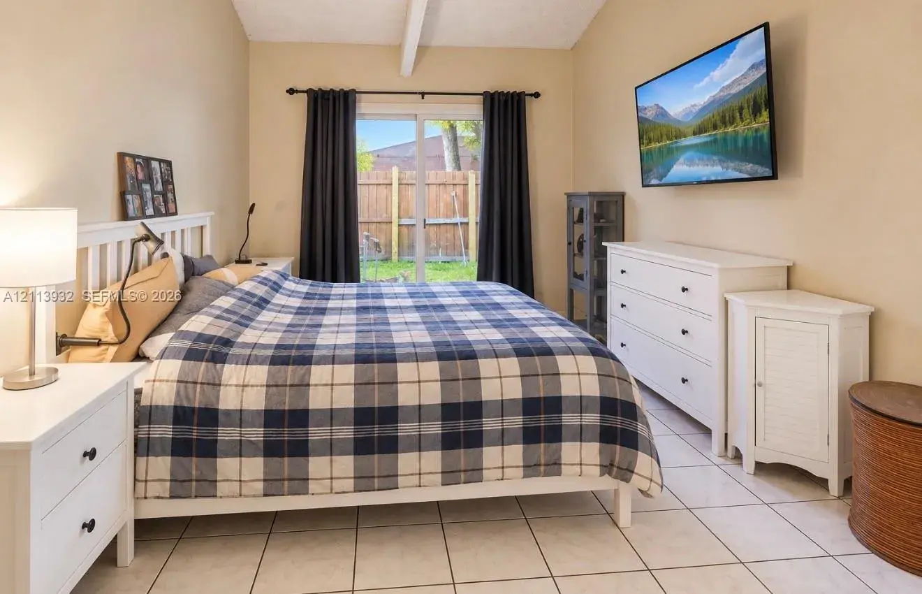 500 N Jefferson # F1, Sarasota FL 34237