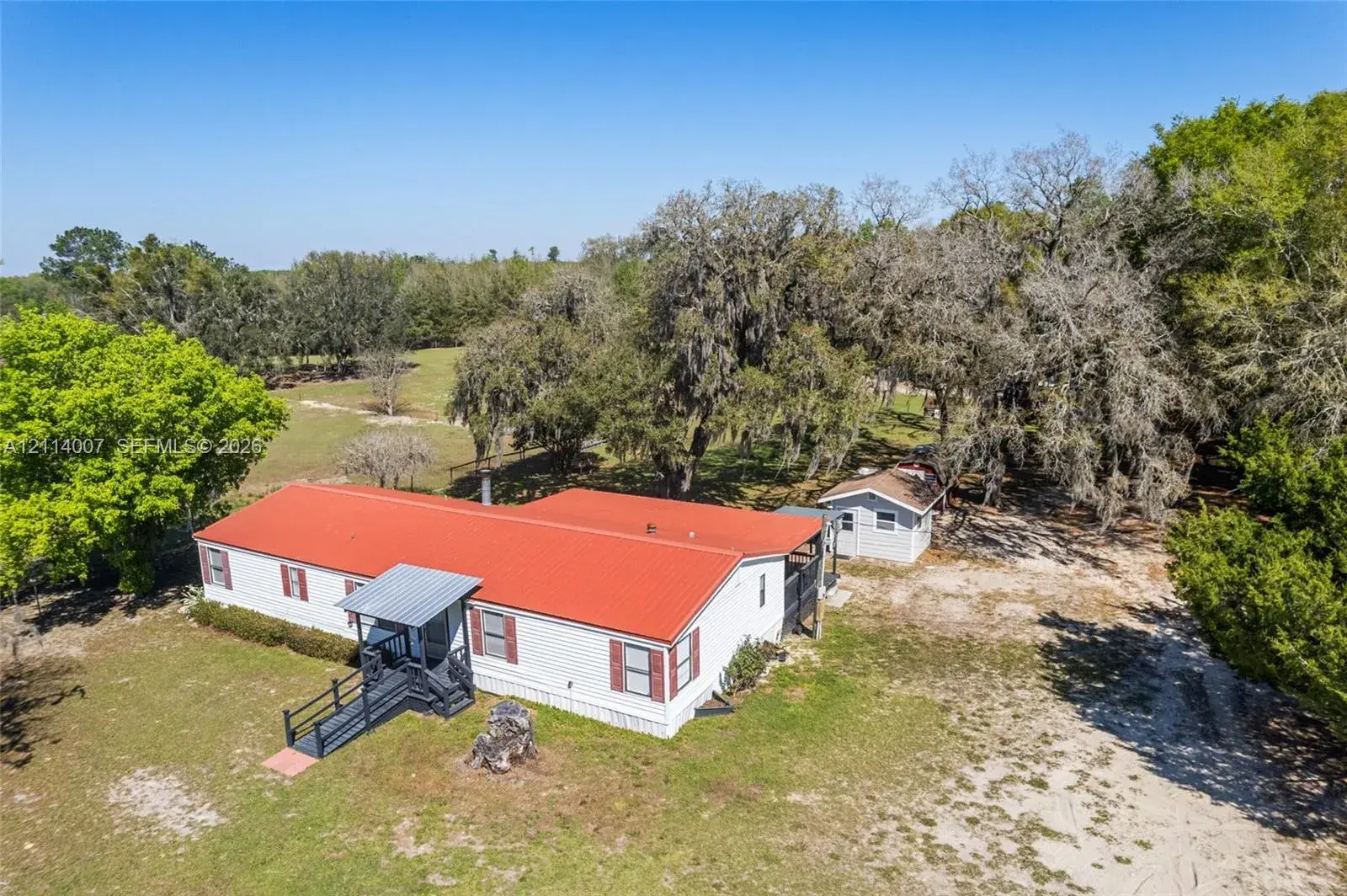 5600 SE 39th St, Other City - In The State Of Florida FL 32693