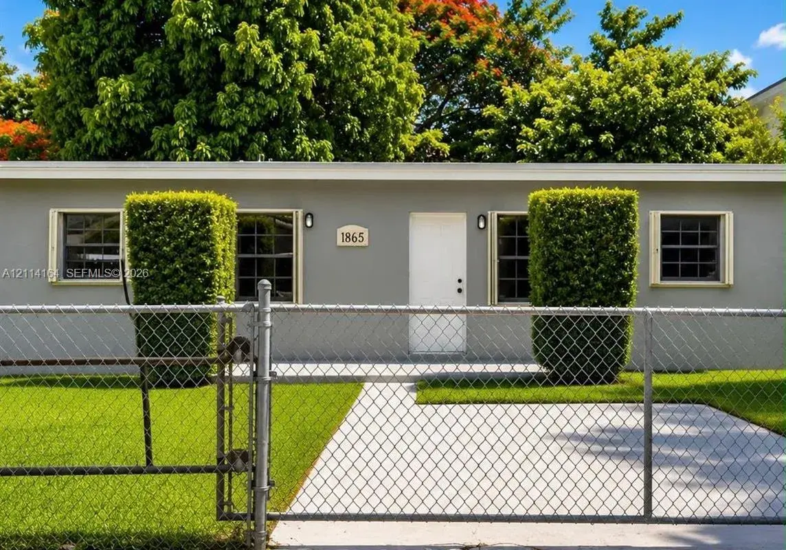 1865 NW 50th St, Miami FL 33142