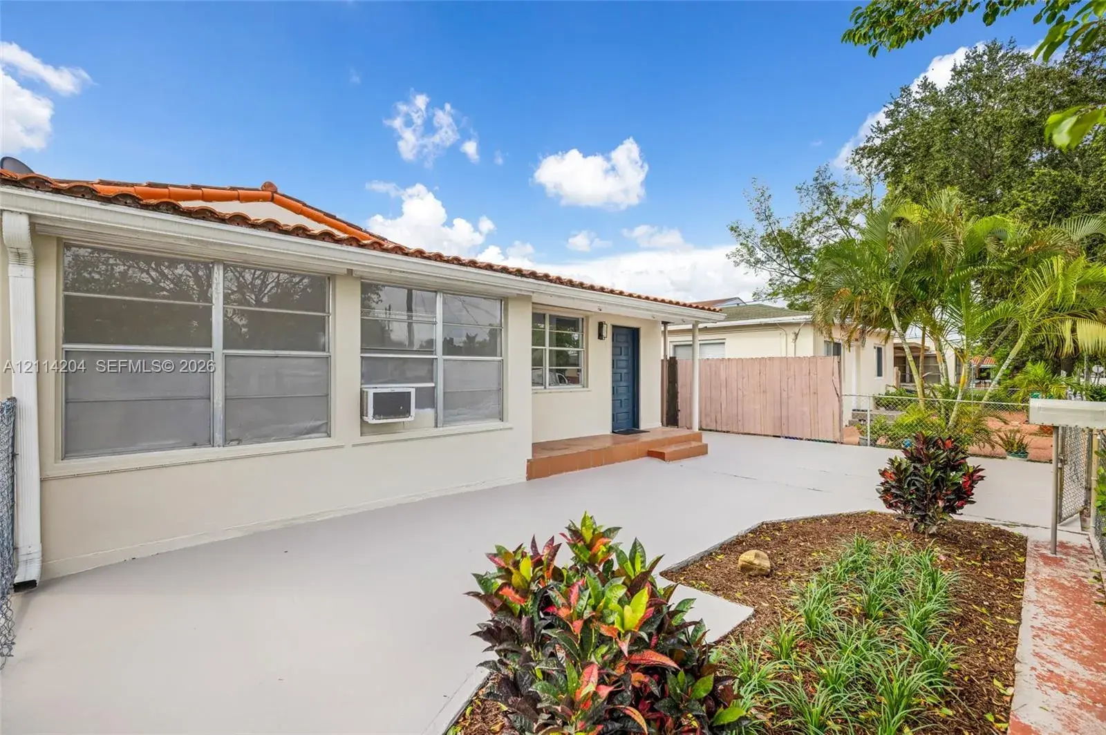 3460 NW 6th St, Miami FL 33125