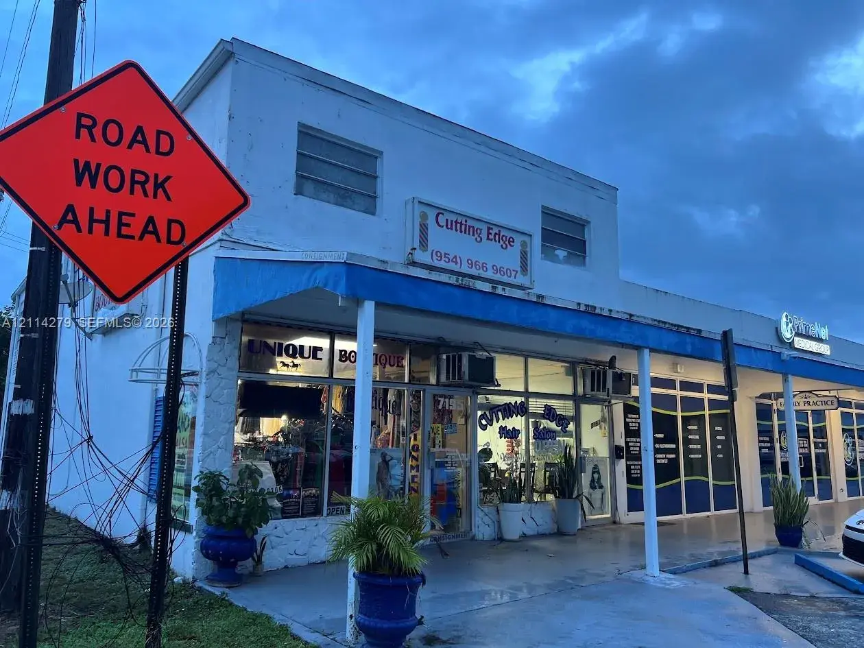 7193 Pembroke Rd, Pembroke Pines FL 33023