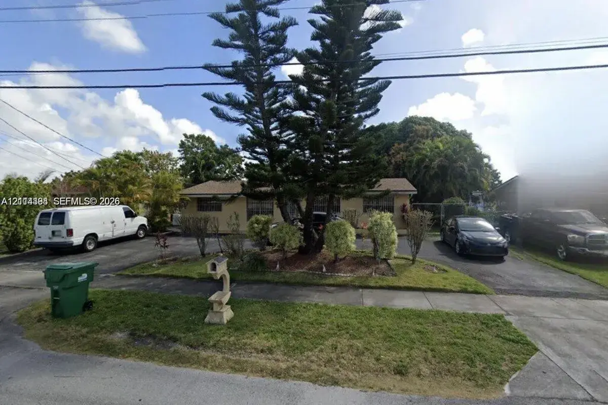 4621 SW 104th Ct, Miami FL 33165