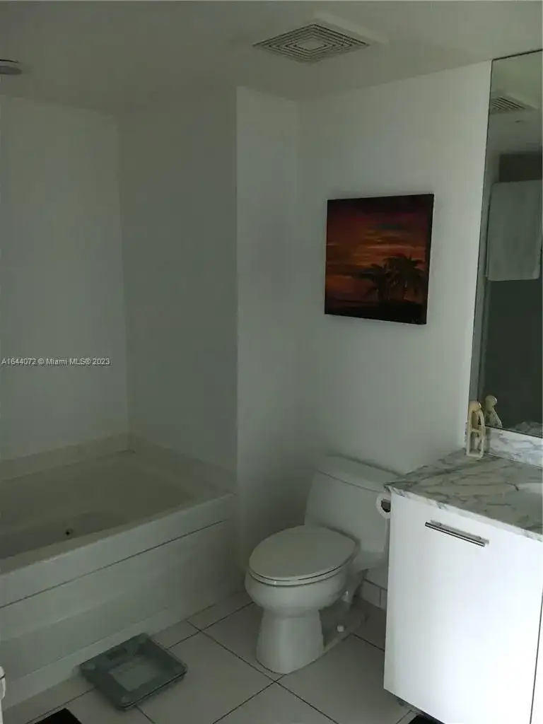 55 SE 6 ST # 2006, Miami FL 33131 photo 3