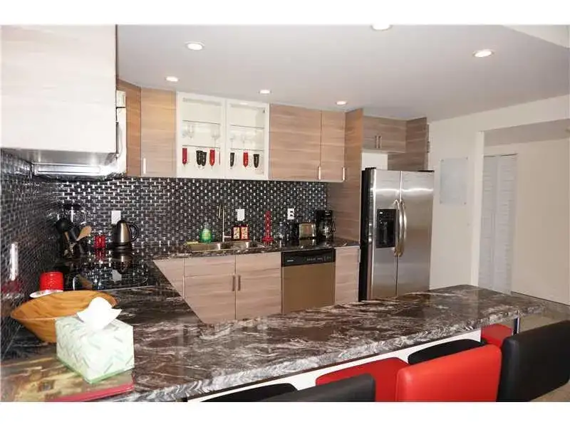 19370 COLLINS AV SEASONAL # 1611, Sunny Isles Beach FL 33160 photo 2