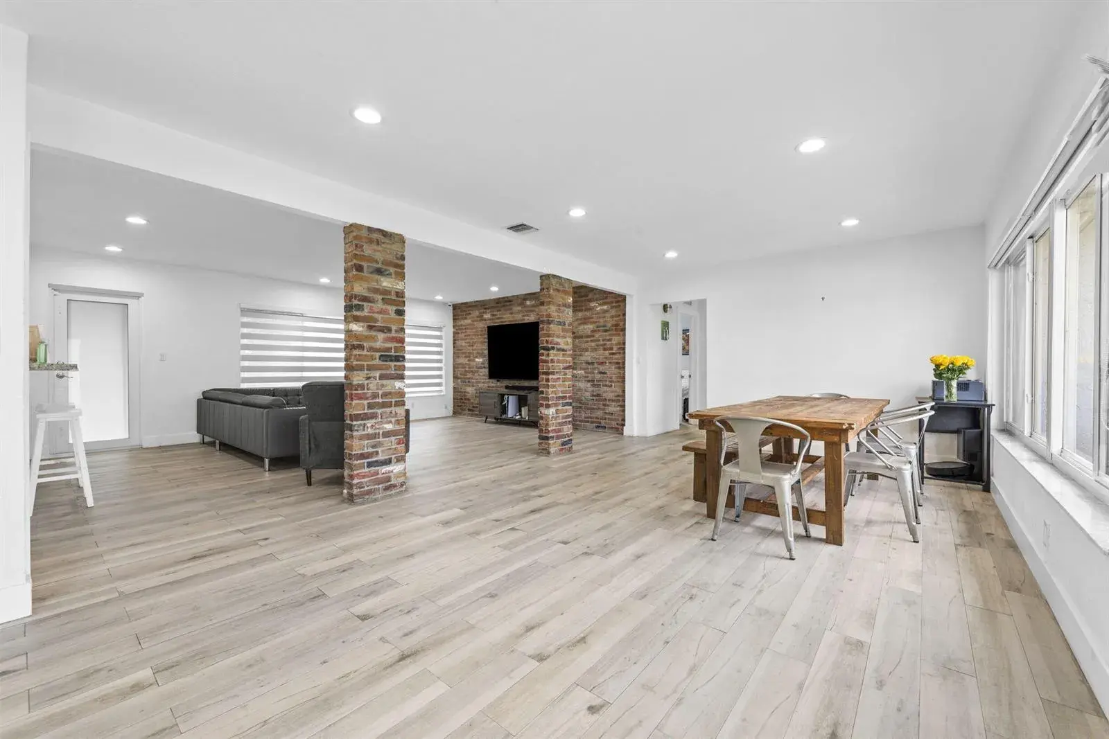 409 N 14th Avenue, Hollywood FL 33020
