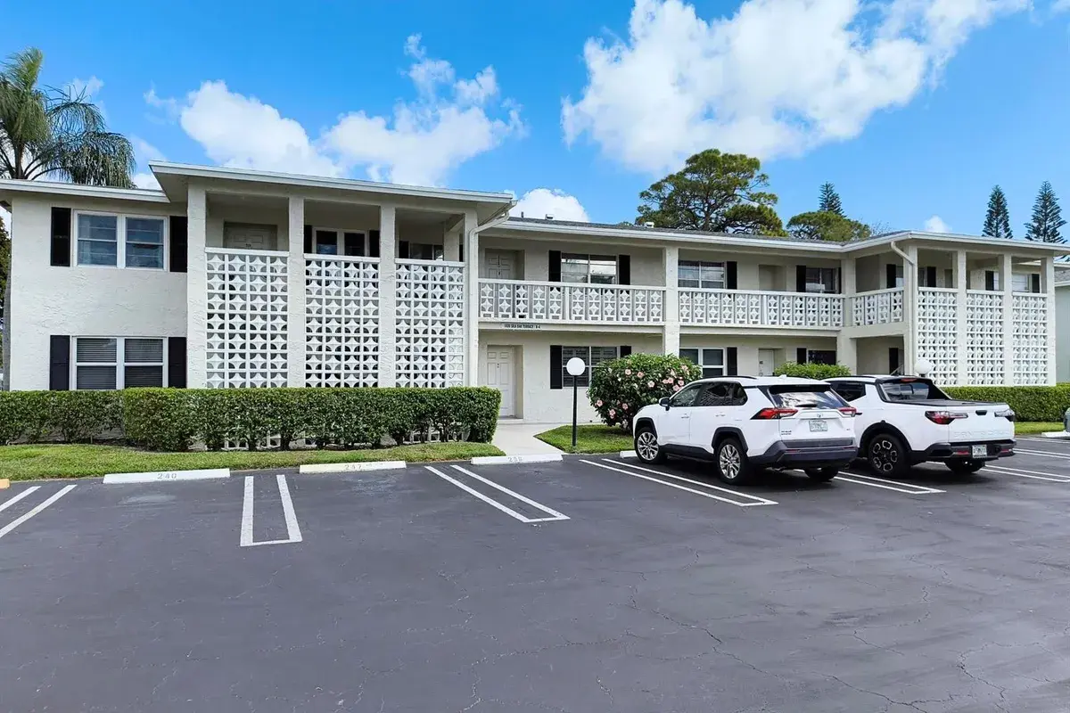 1020 Silk Oak Terrace # 102, Delray Beach FL 33445