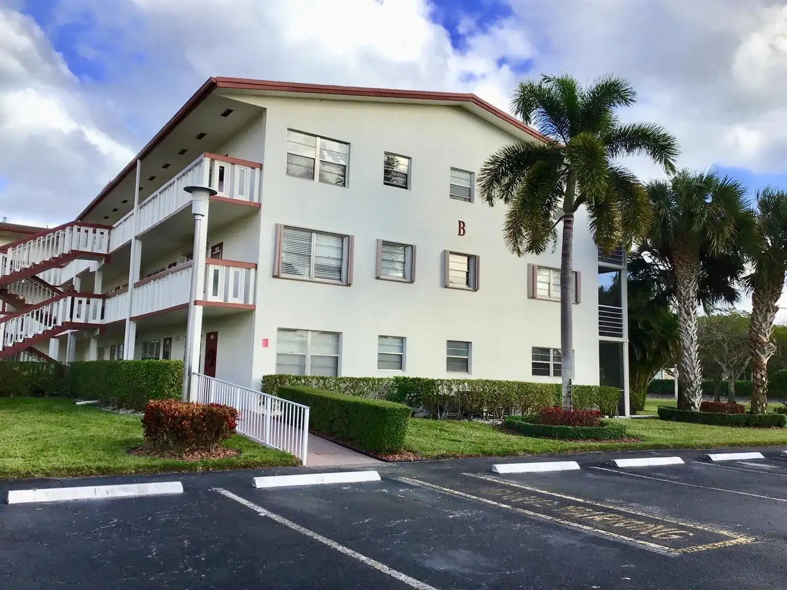 84 Brighton B, Boca Raton FL 33434 photo 2