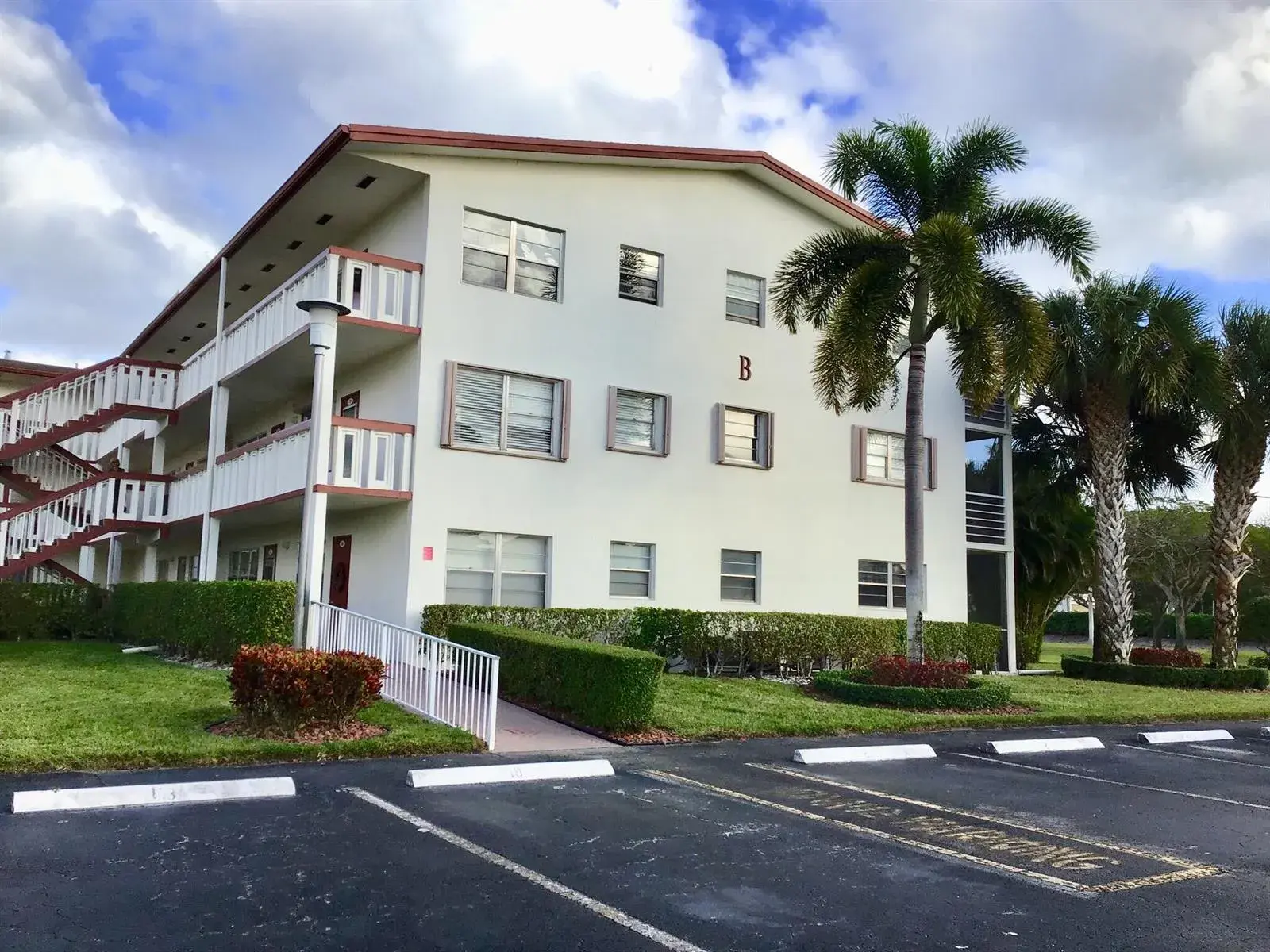 84 Brighton B, Boca Raton FL 33434 photo 2