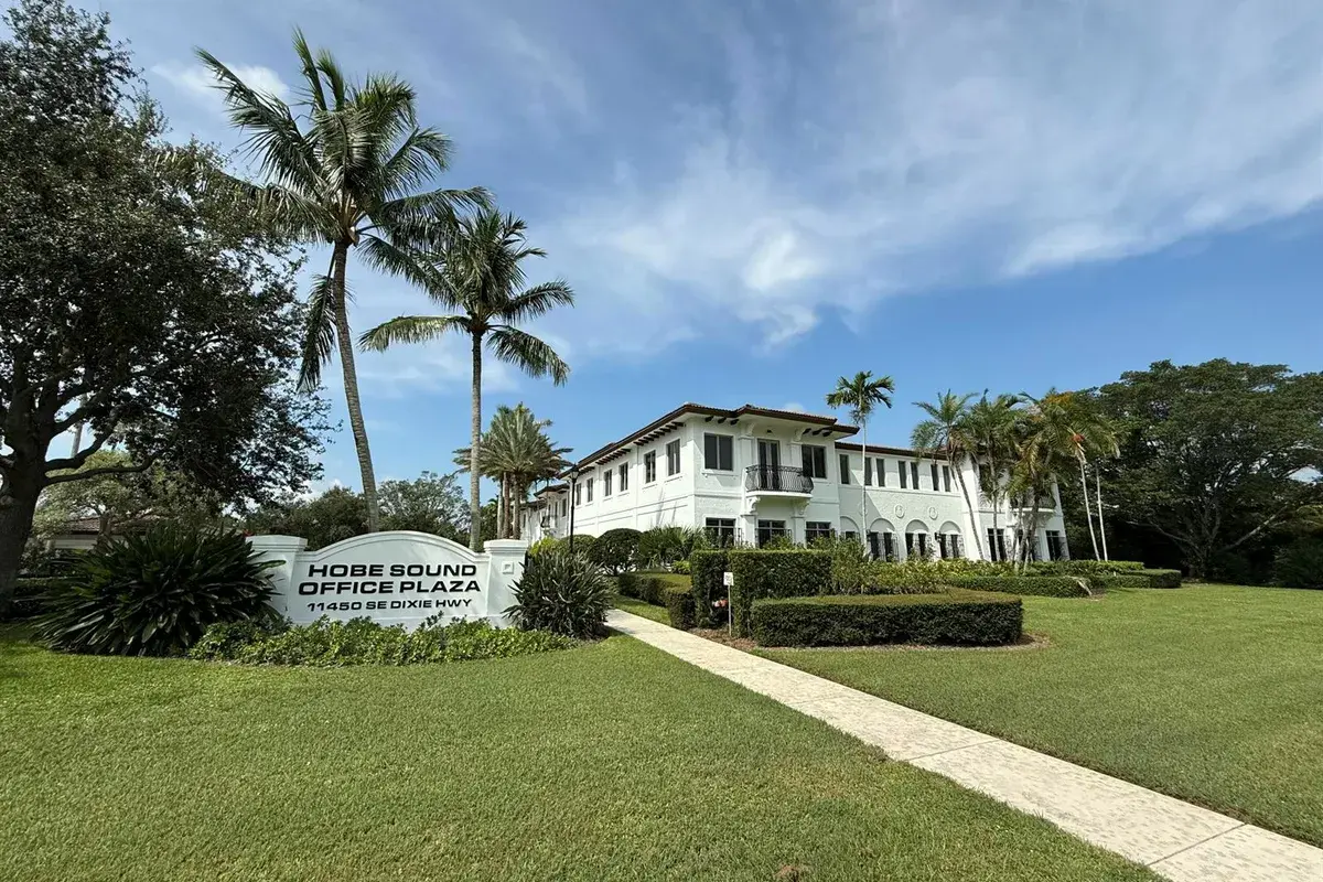 11450 SE Dixie Highway, Hobe Sound FL 33455