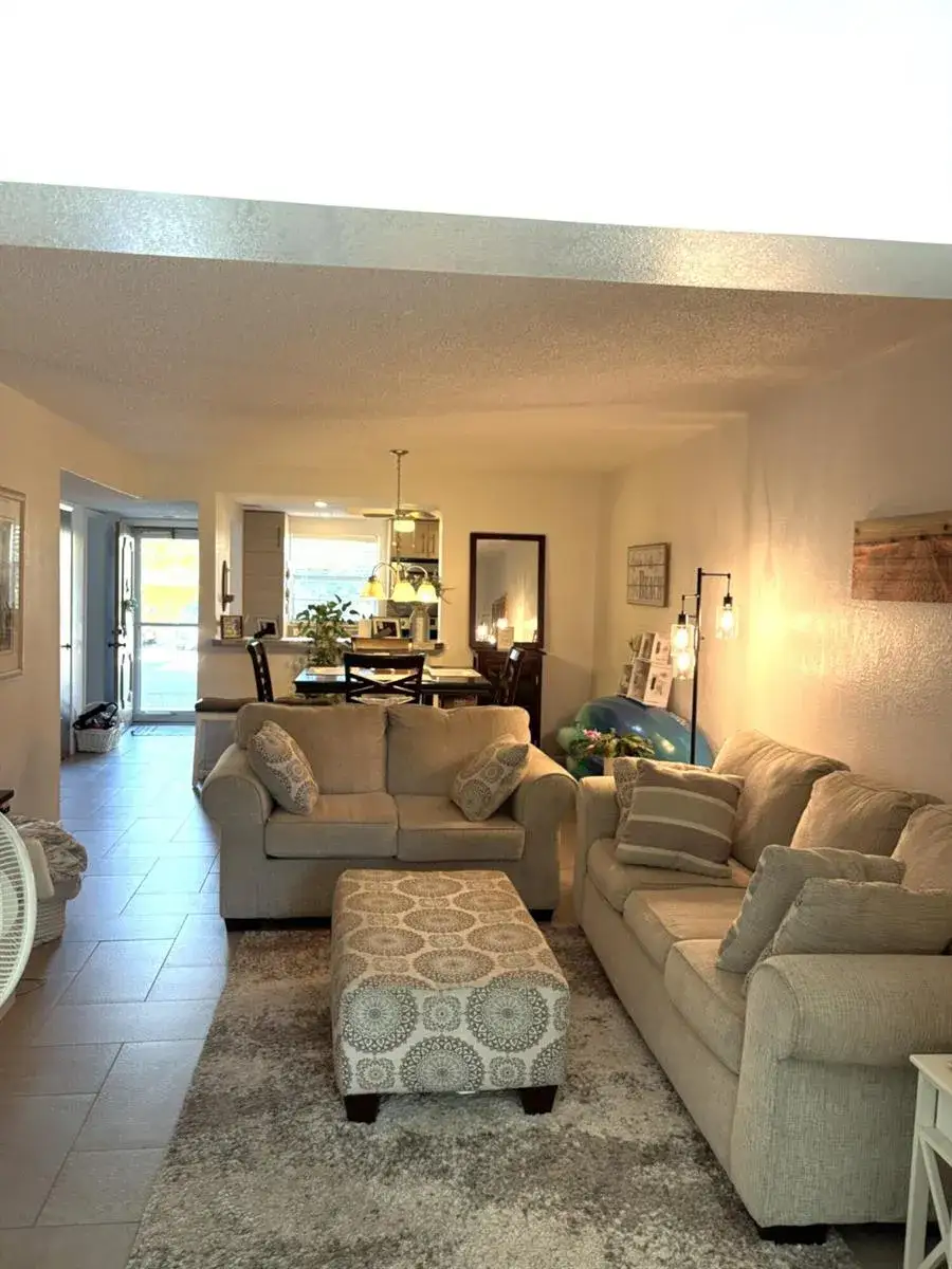 330 NE 26th Avenue Apt 108, Boynton Beach FL 33435
