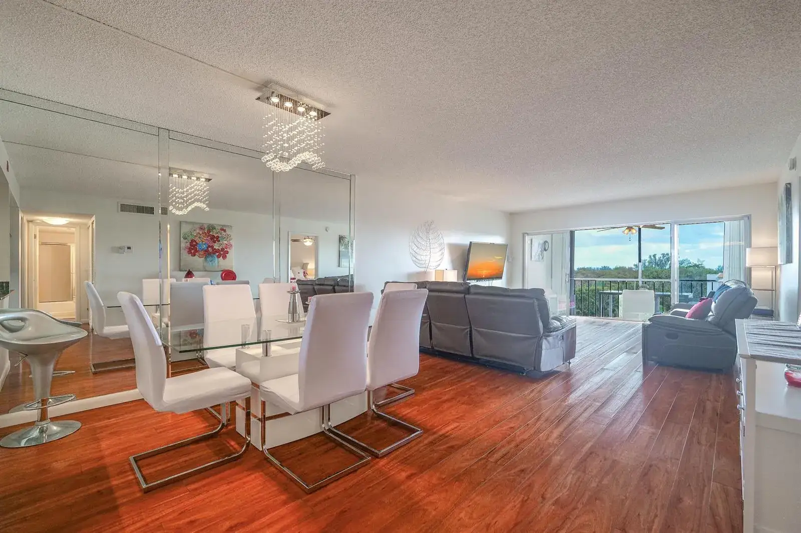3930 Inverrary Boulevard # d, Lauderhill FL 33319