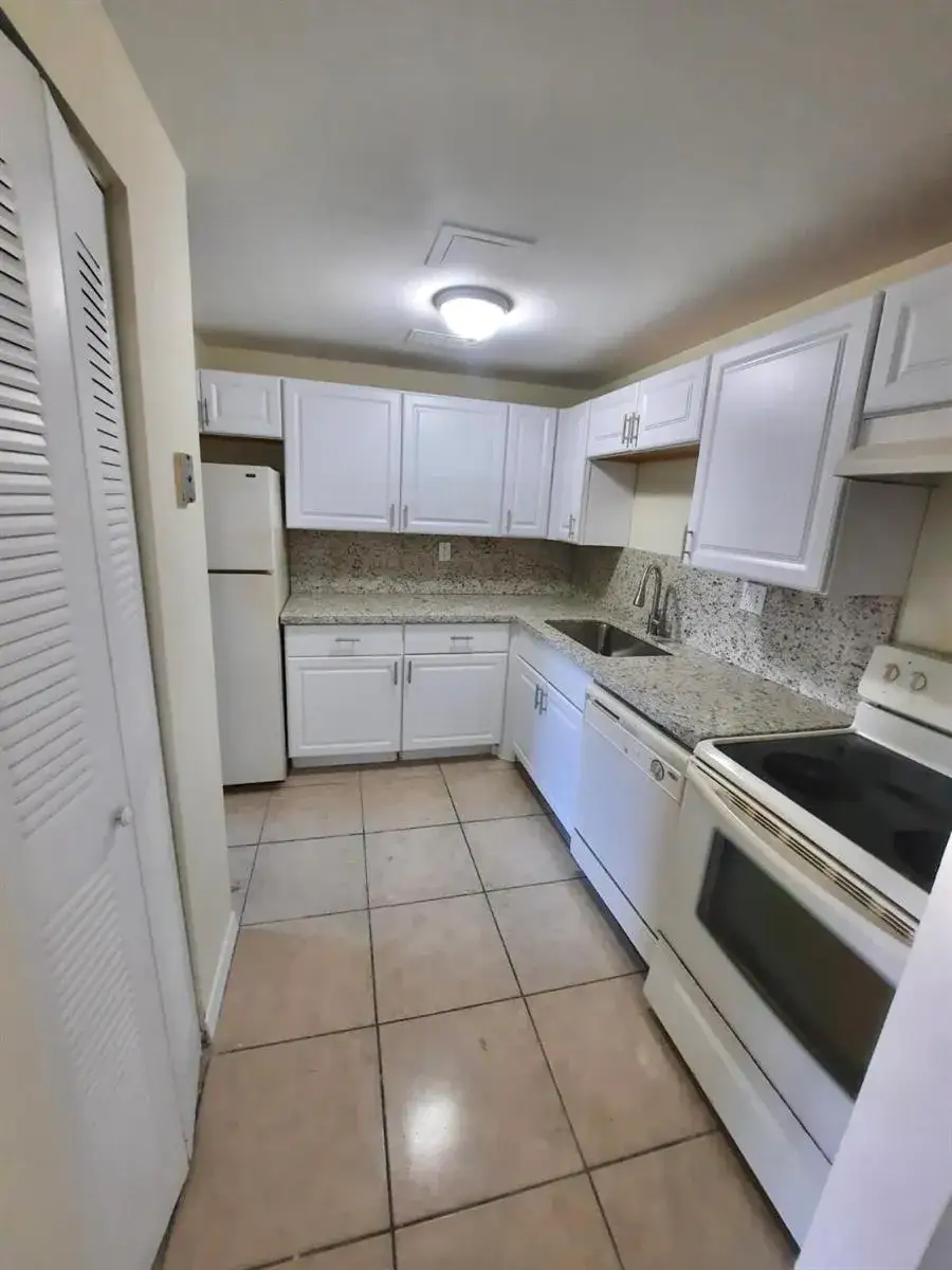 409 Executive Center Drive # 208, West Palm Beach FL 33401