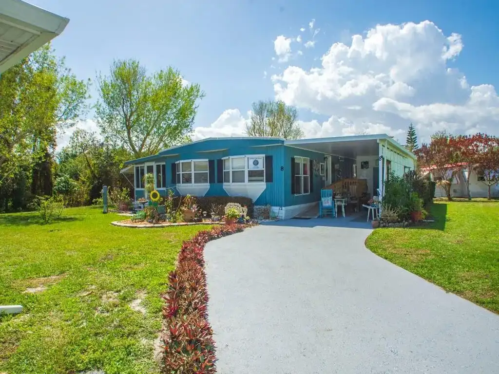 8 Santa Fe Lane, Port St. Lucie FL 34952