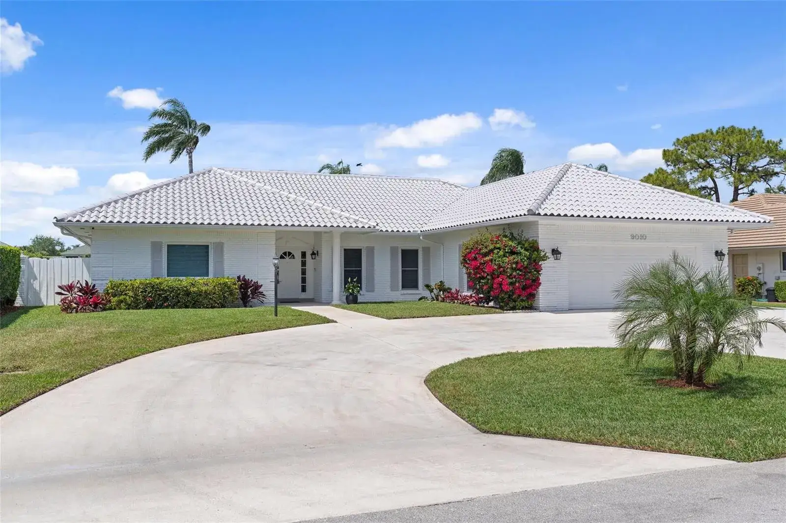 9010 Gardens Glen Circle, Palm Beach Gardens FL 33418