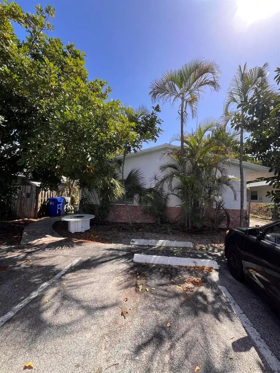 1304 NE 4th Street, Pompano Beach FL 33060