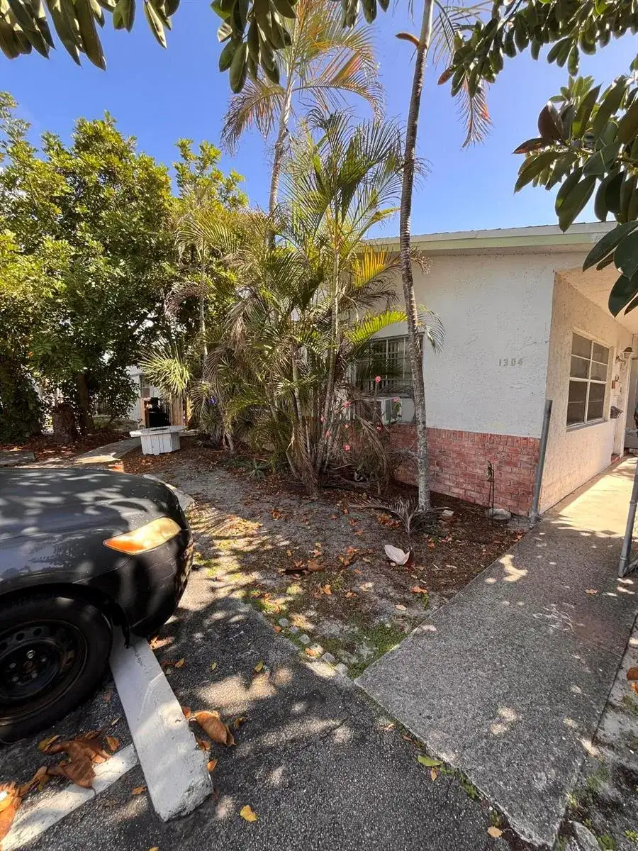 1304 NE 4th Street, Pompano Beach FL 33060 photo 2