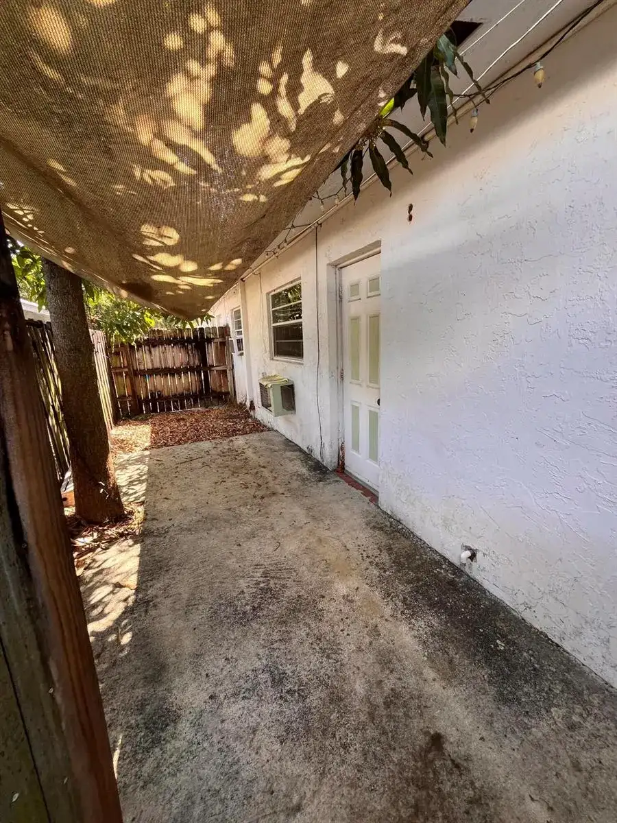 1304 NE 4th Street, Pompano Beach FL 33060 photo 3
