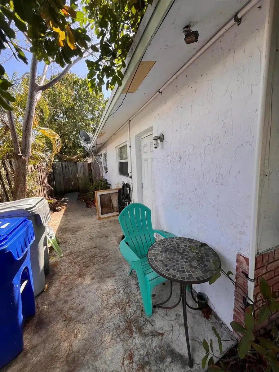 1304 NE 4th Street, Pompano Beach FL 33060 photo 4
