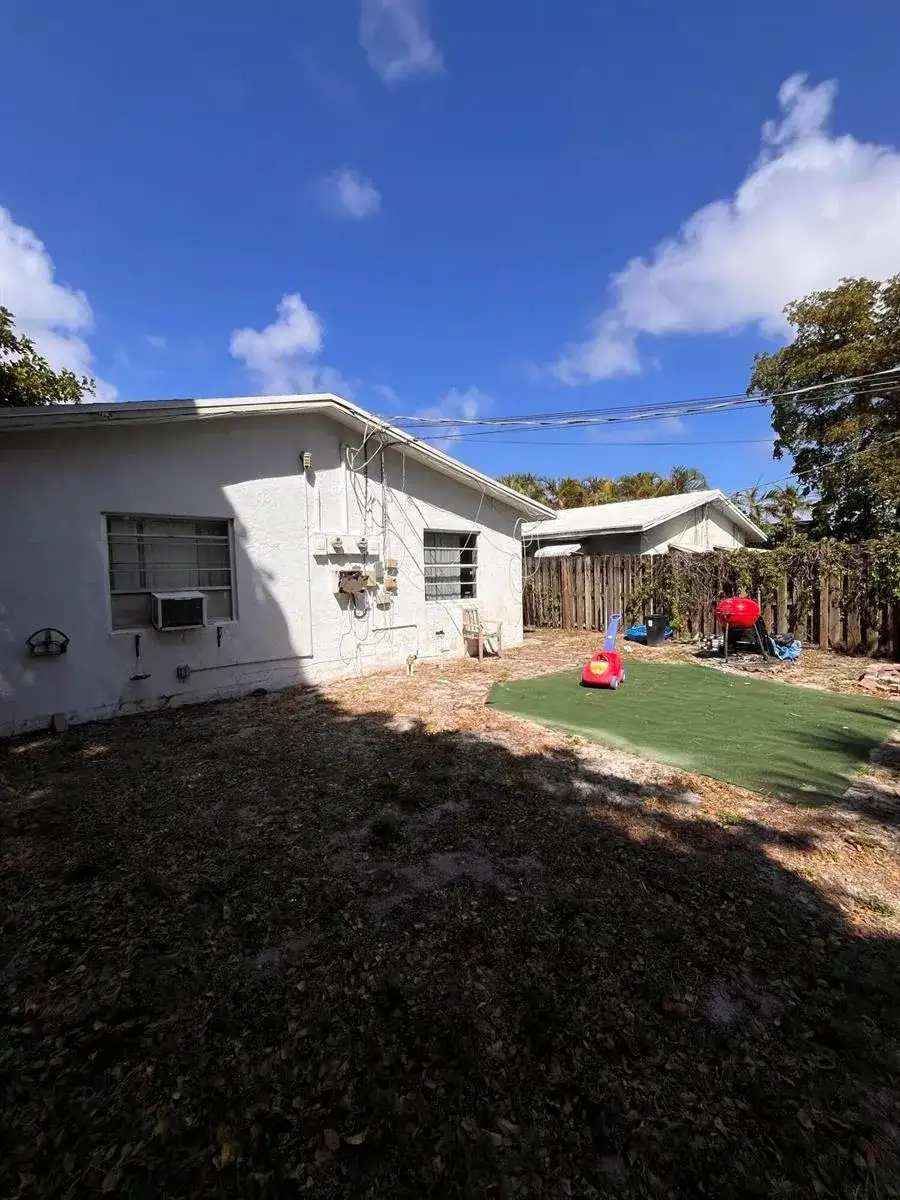 1304 NE 4th Street, Pompano Beach FL 33060 photo 5