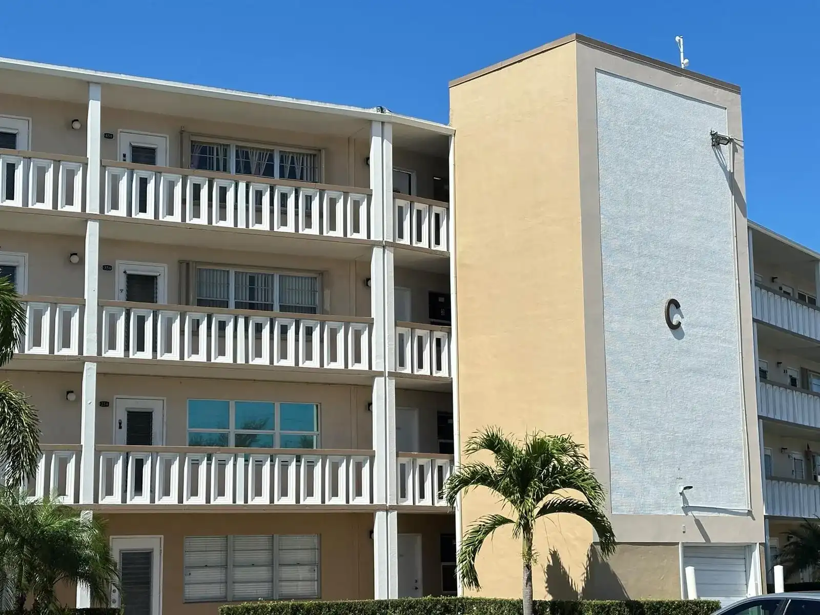 352 Southampton C, West Palm Beach FL 33417