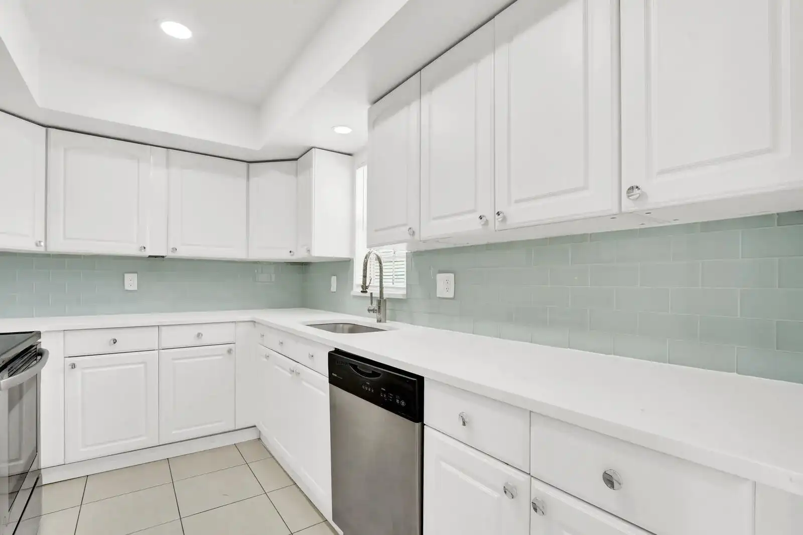 10249 N Military Trail Apt 201, Palm Beach Gardens FL 33410