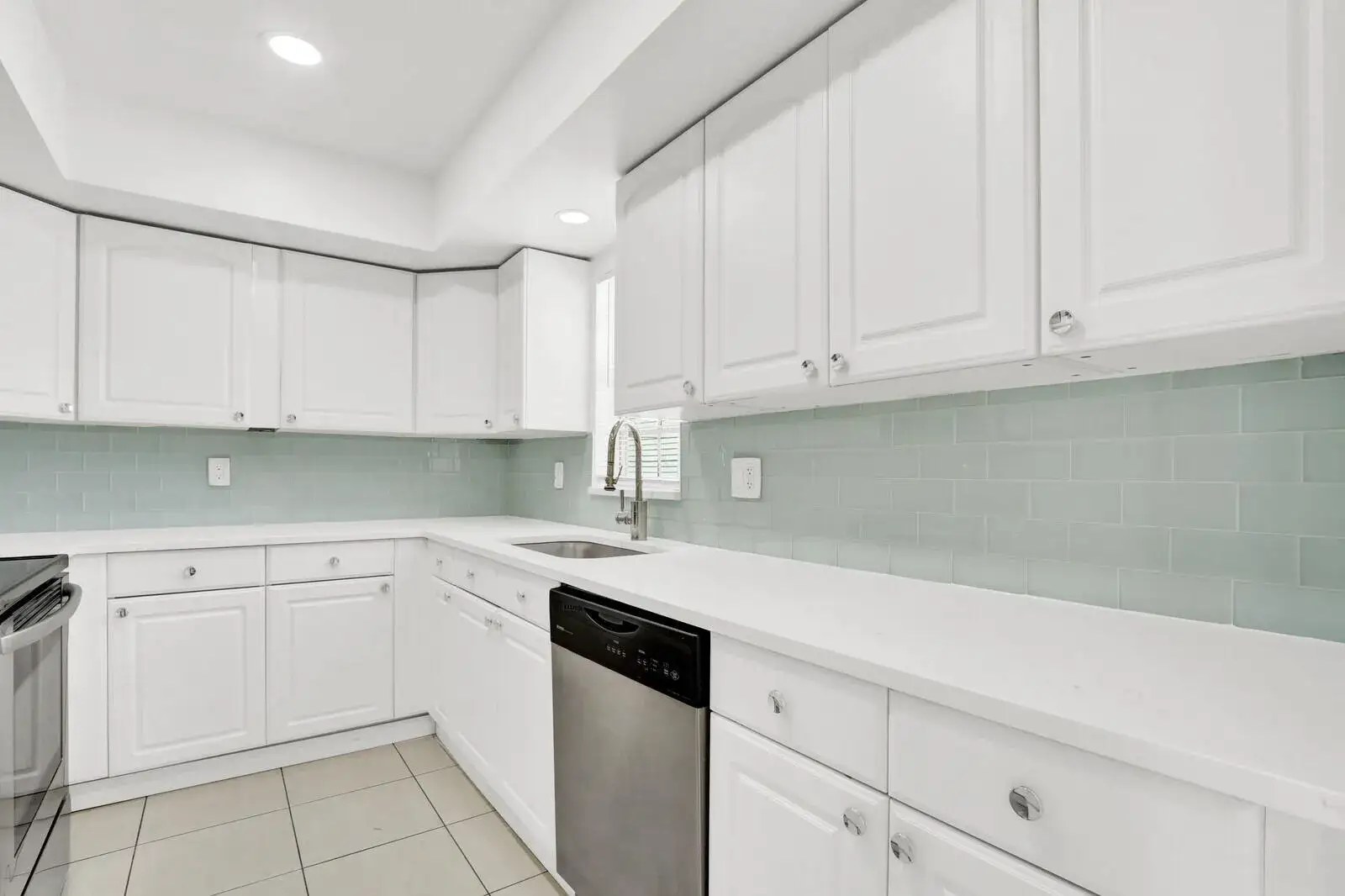 10249 N Military Trail Apt 201, Palm Beach Gardens FL 33410