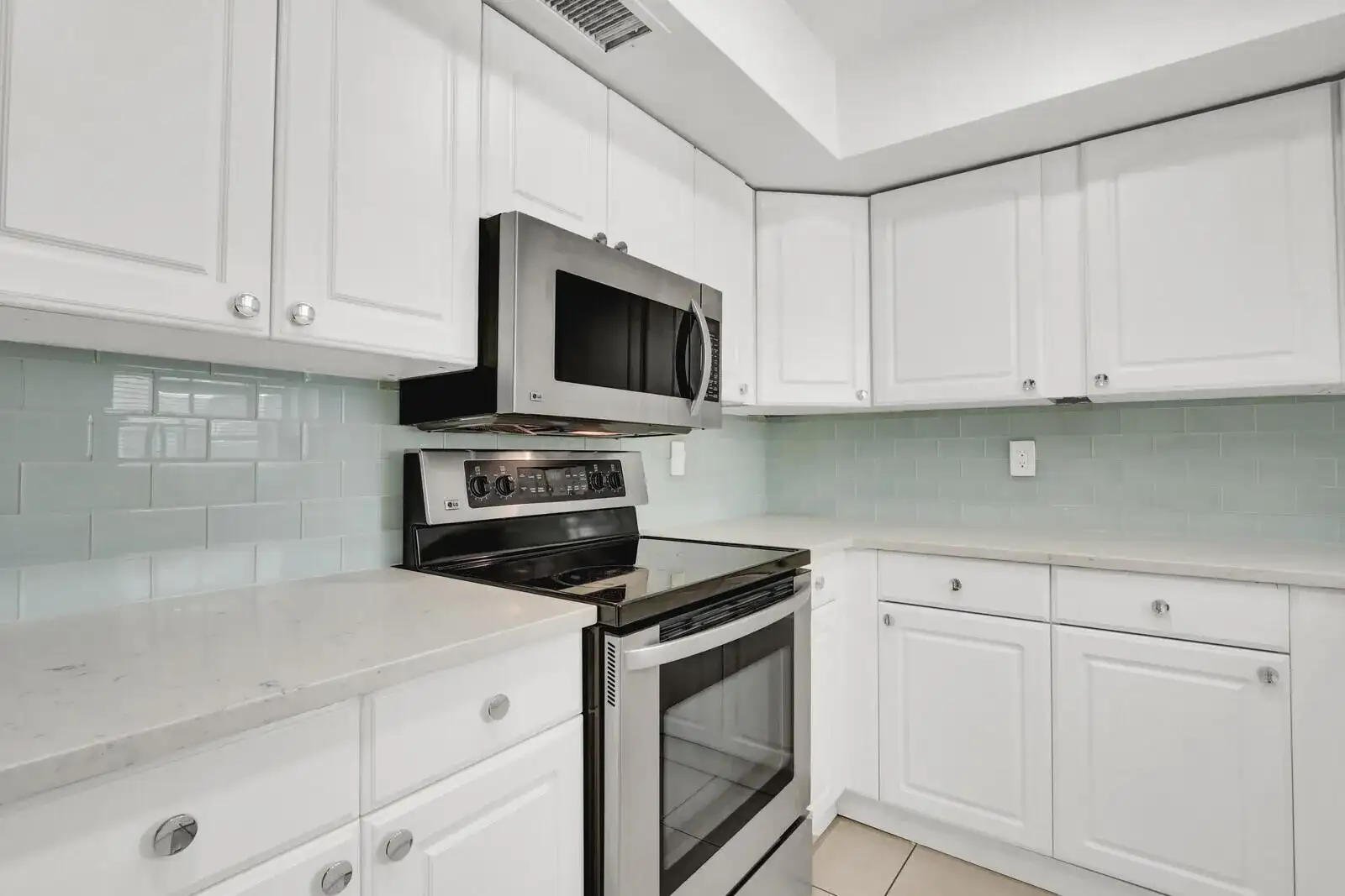10249 N Military Trail Apt 201, Palm Beach Gardens FL 33410 photo 3