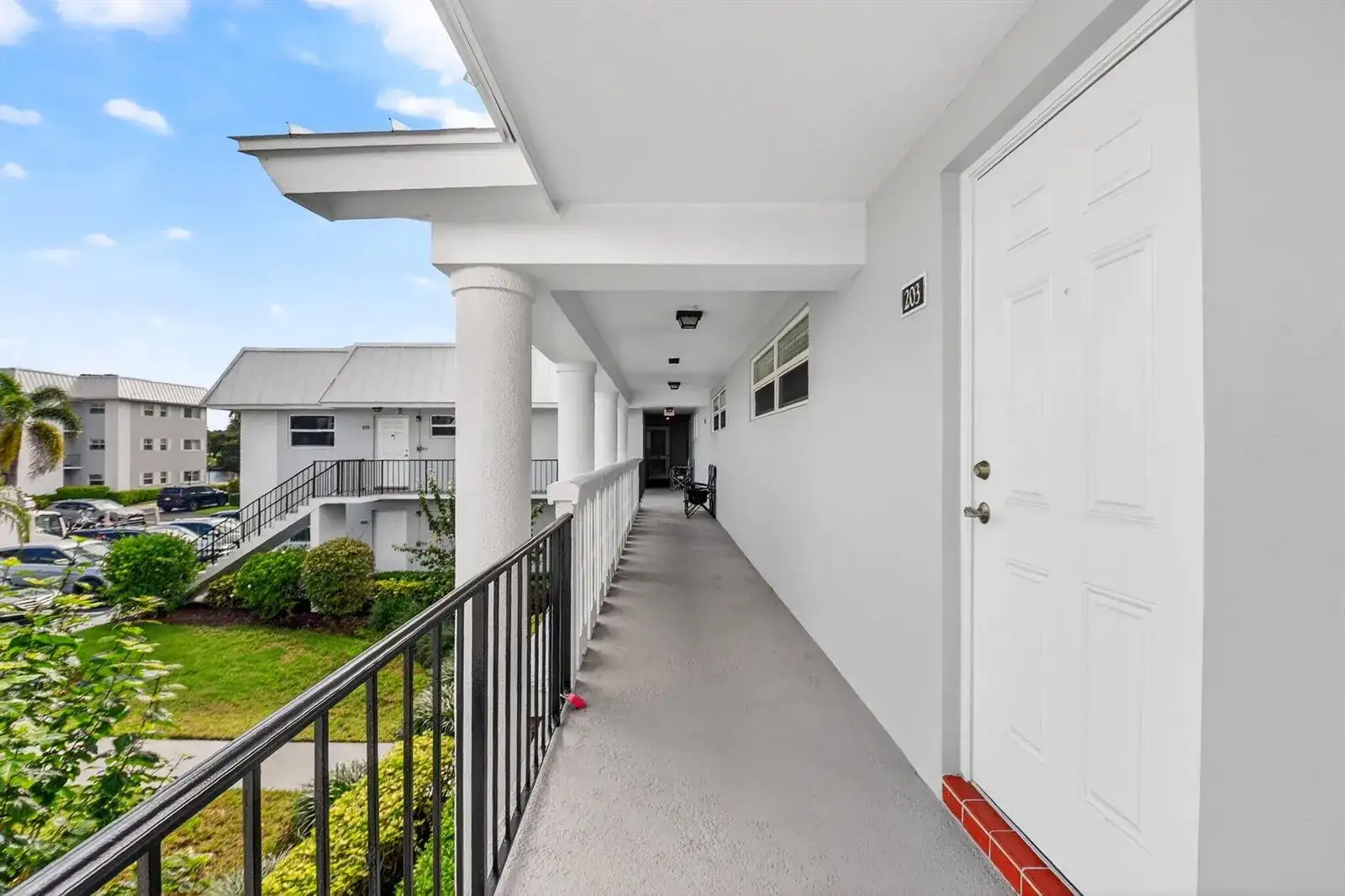 18 Colonial Club Drive # 203, Boynton Beach FL 33435 photo 4