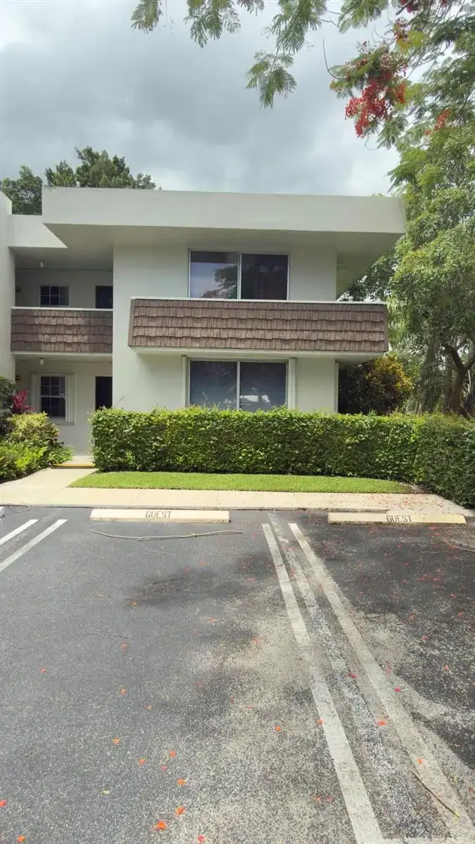 4031 N Cypress Drive # 101, Pompano Beach FL 33069 photo 2