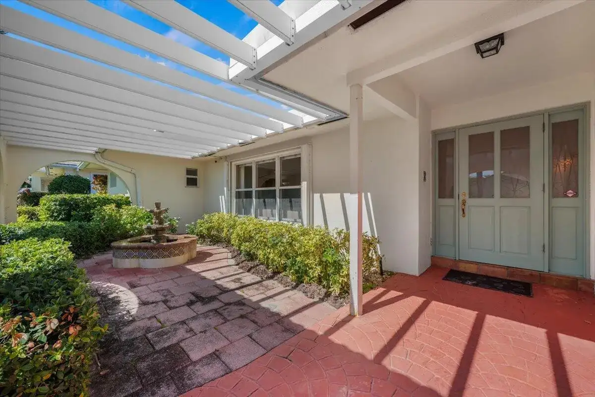 103 Olympus Circle, Jupiter FL 33477 photo 2