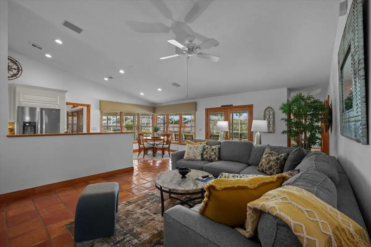 103 Olympus Circle, Jupiter FL 33477 photo 5