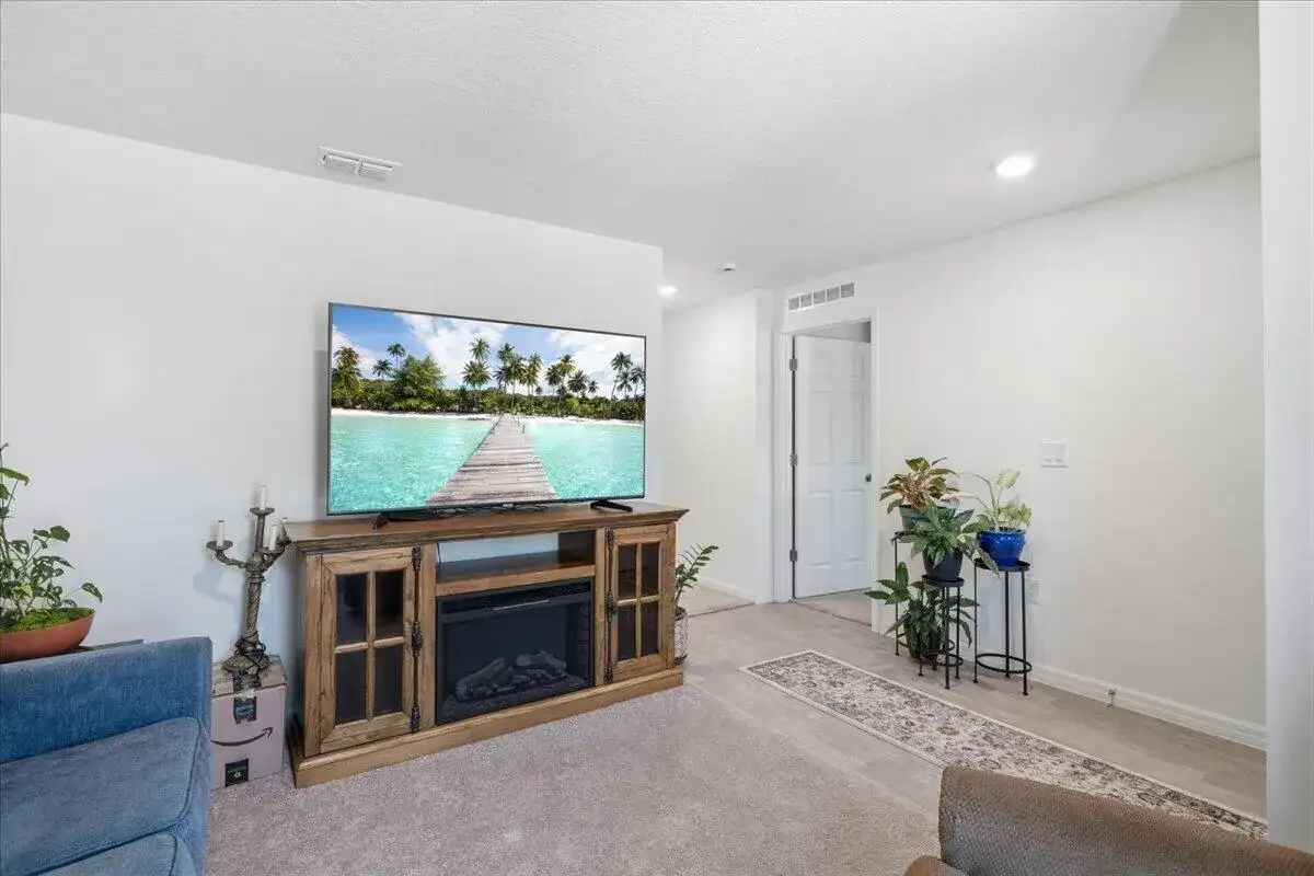 542 Mimosa Street SW, Palm Bay FL 32908 photo 4