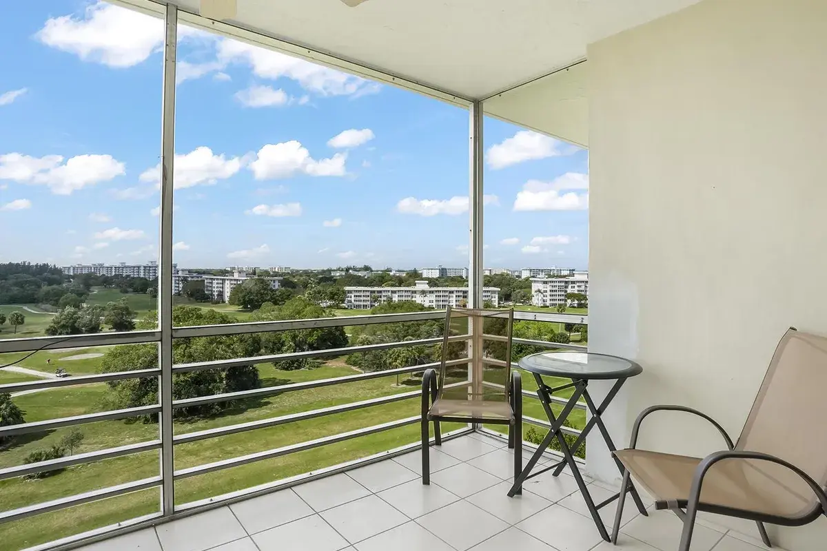 2671 S Course Drive # 907, Pompano Beach FL 33069
