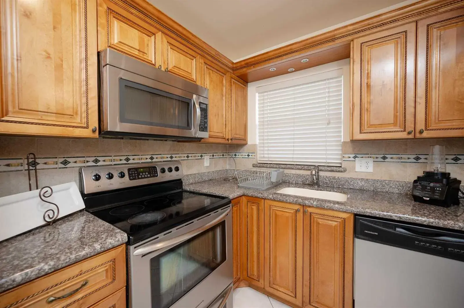 8861 Sunrise Lakes Boulevard Unit 301, Sunrise FL 33322