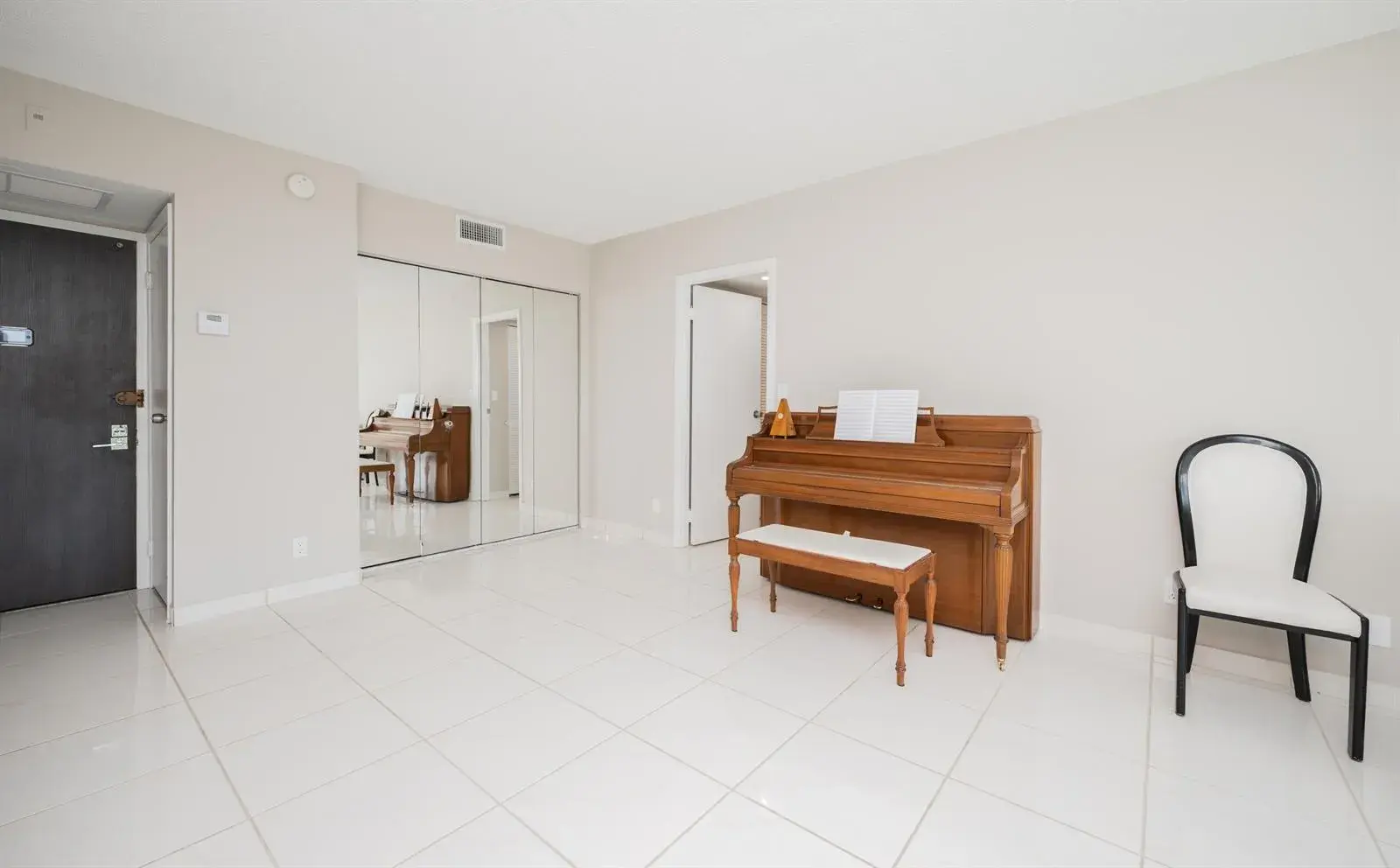 20335 W Country Club Drive # 1704, Aventura FL 33180