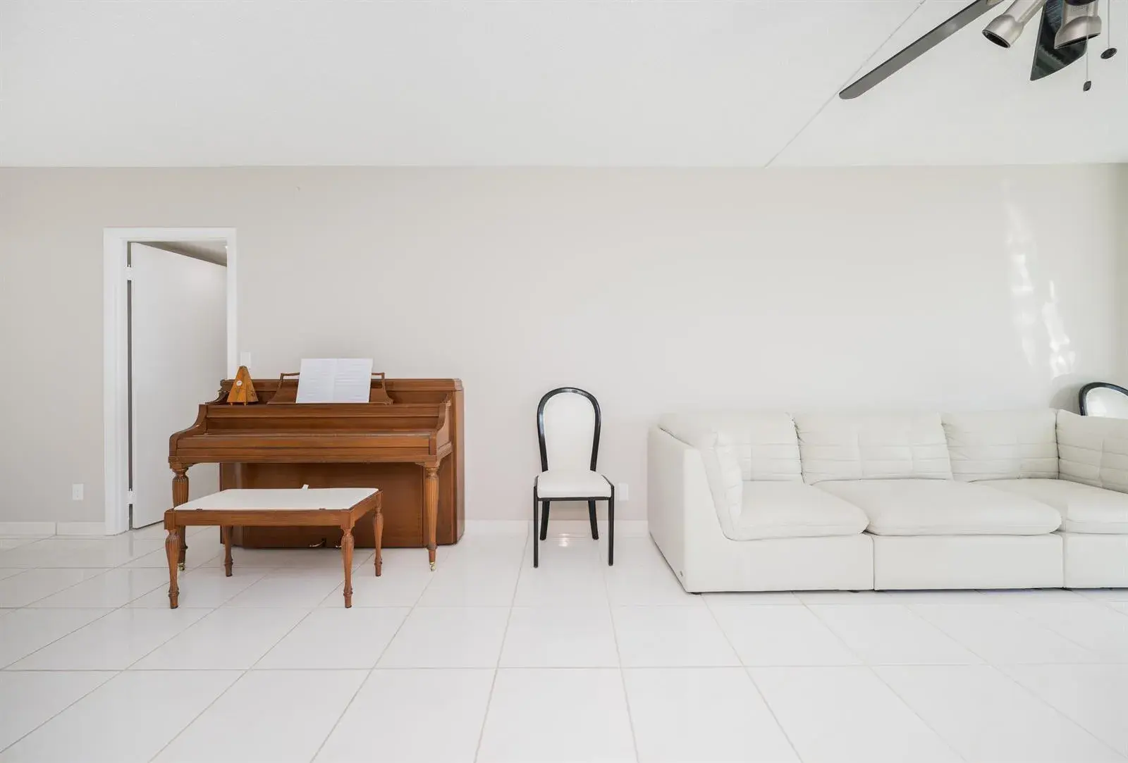 20335 W Country Club Drive # 1704, Aventura FL 33180