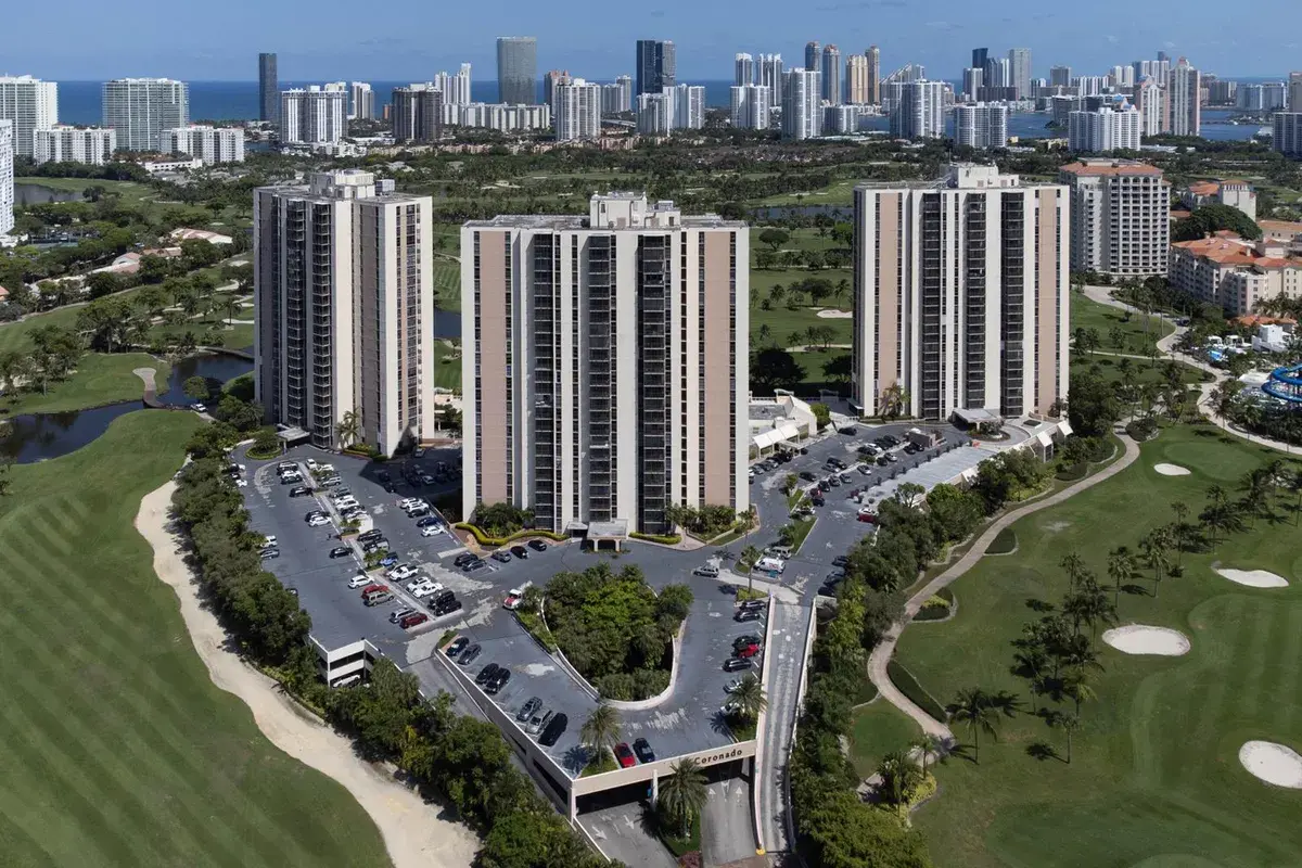 20335 W Country Club Drive # 1704, Aventura FL 33180