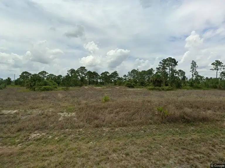 652 Mulberry Avenue S, Lehigh Acres FL 33974