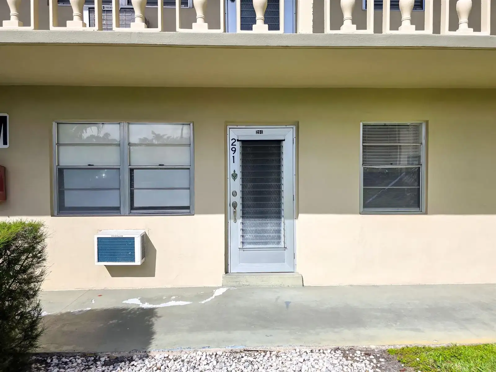 291 Norwich M, West Palm Beach FL 33417 photo 2