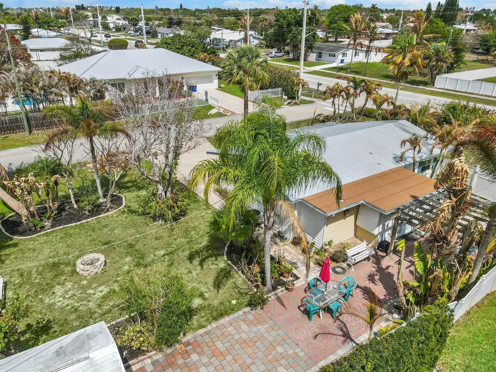 1180 NE Crescent Street, Jensen Beach FL 34957 photo 3