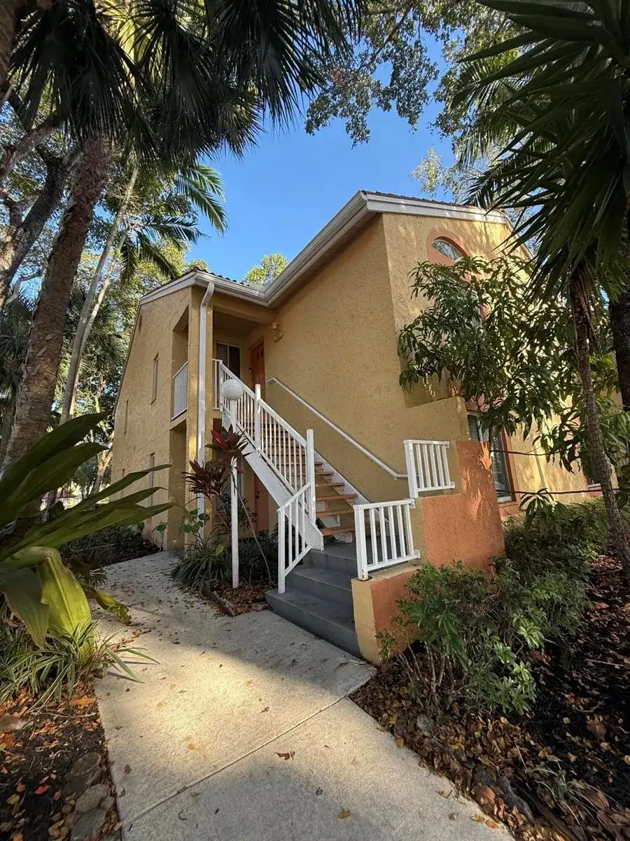 902 Coral Club Drive # 902, Coral Springs FL 33071 photo 2