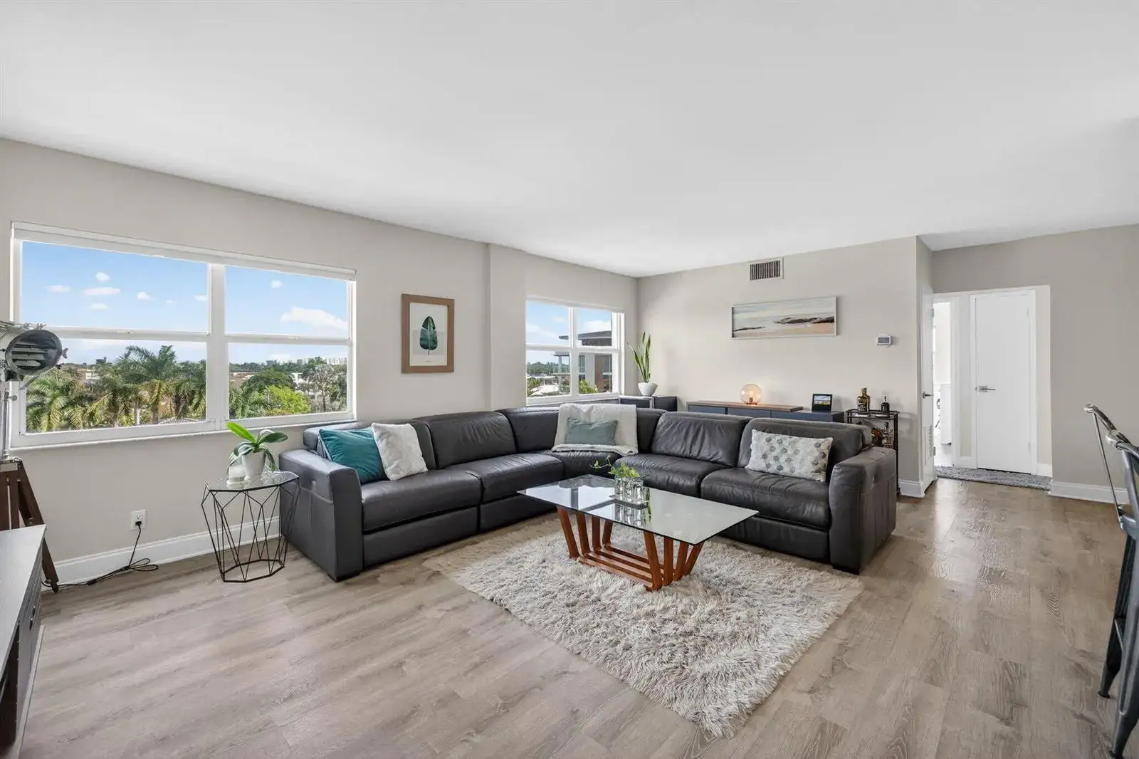 2555 NE 11th Street # 609, Fort Lauderdale FL 33304