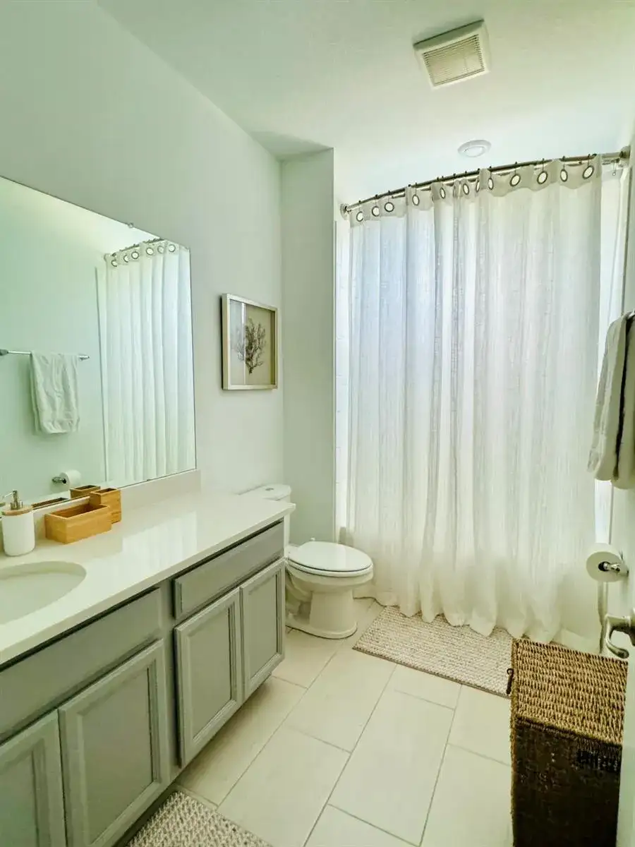 1011 Orchard Arbour Court, Tampa FL 33613 photo 2