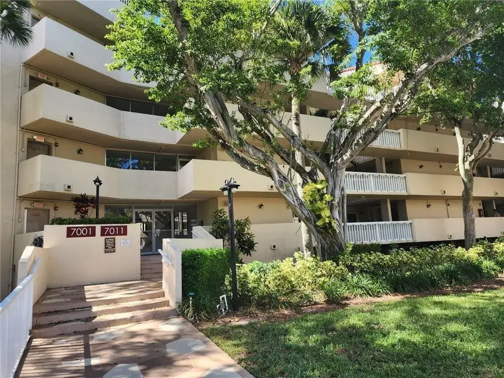 7001 Environ Boulevard # 604, Lauderhill FL 33319