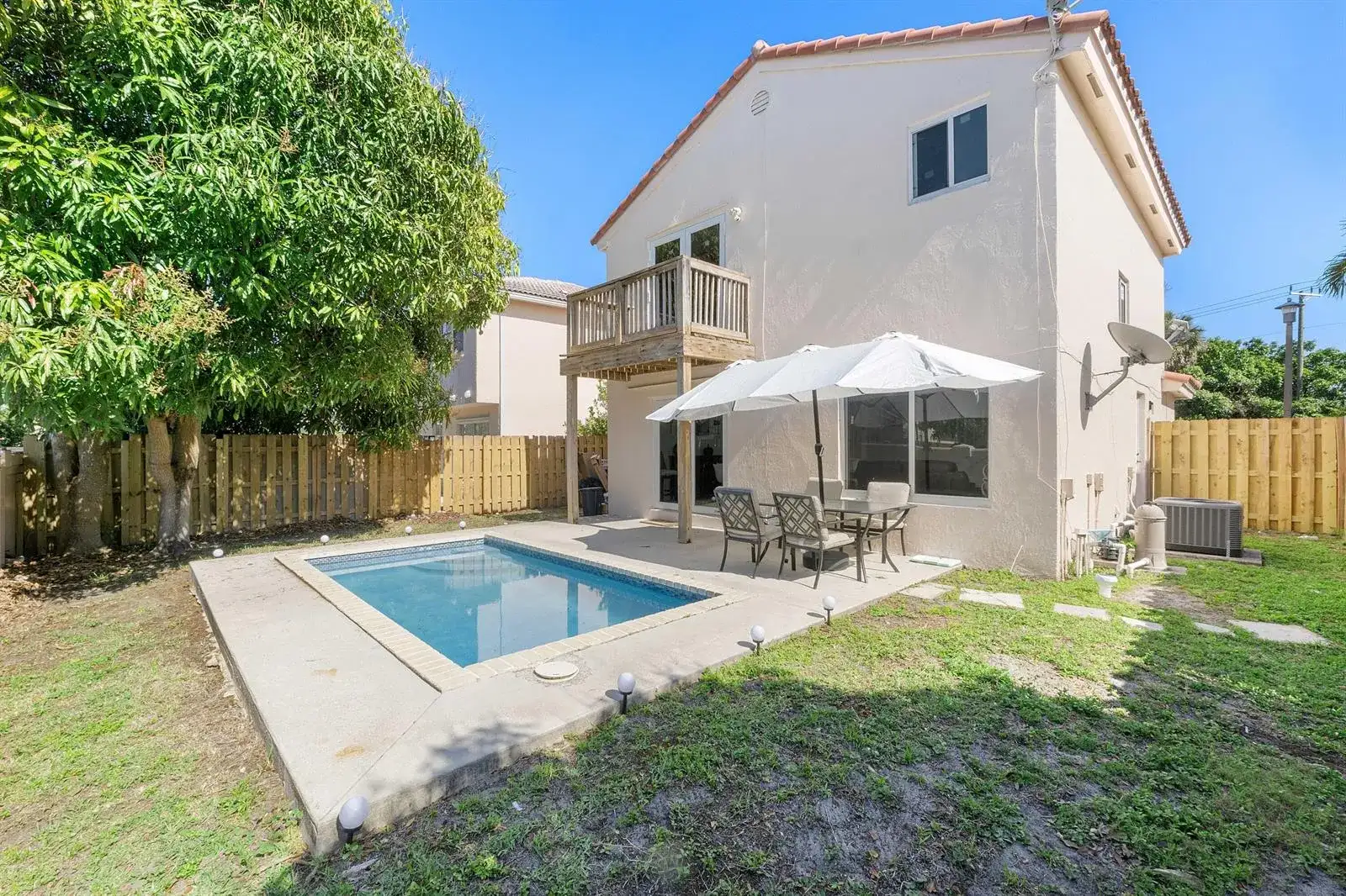 6363 Seagrape Circle, Margate FL 33063 photo 2