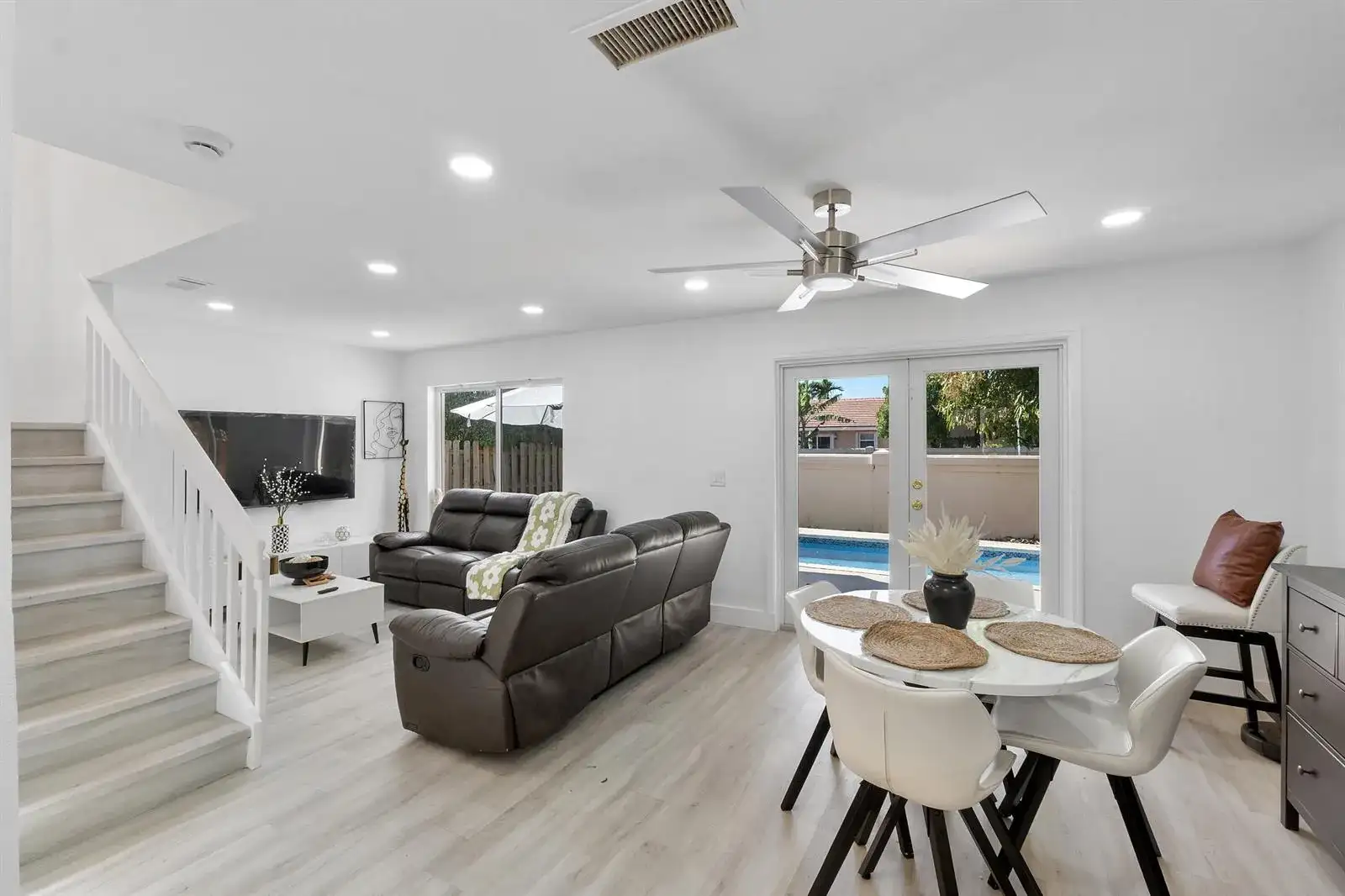 6363 Seagrape Circle, Margate FL 33063 photo 5