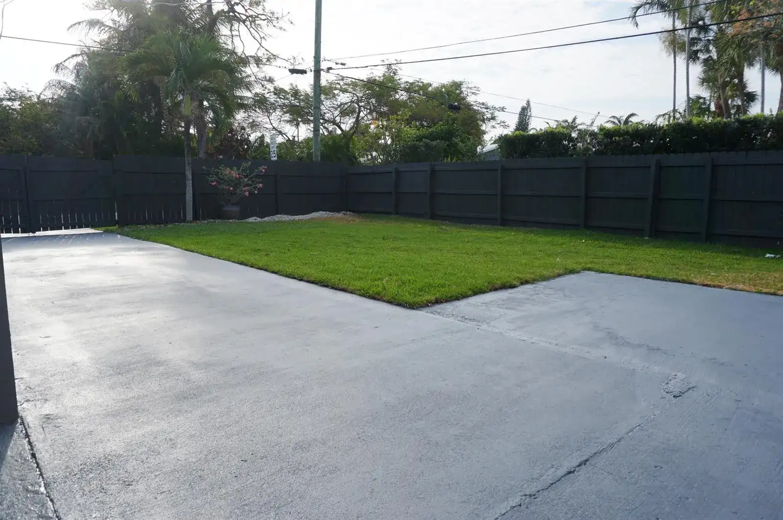1498 NE 38th Street, Oakland Park FL 33334 photo 2