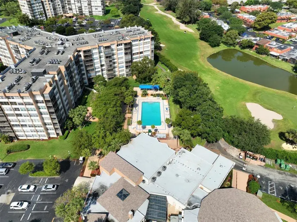 1300 Saint Charles Place # L19, Pembroke Pines FL 33026